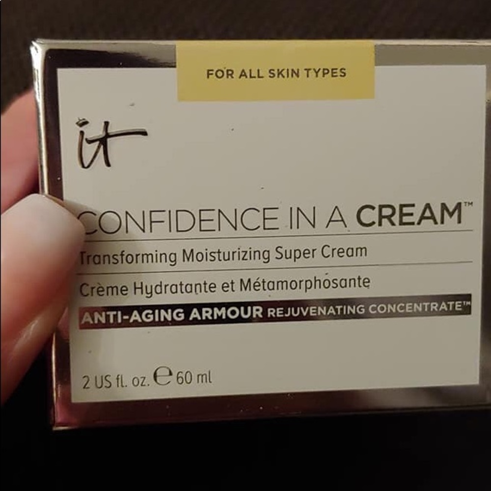 IT cosmetics Confidence in a Cream